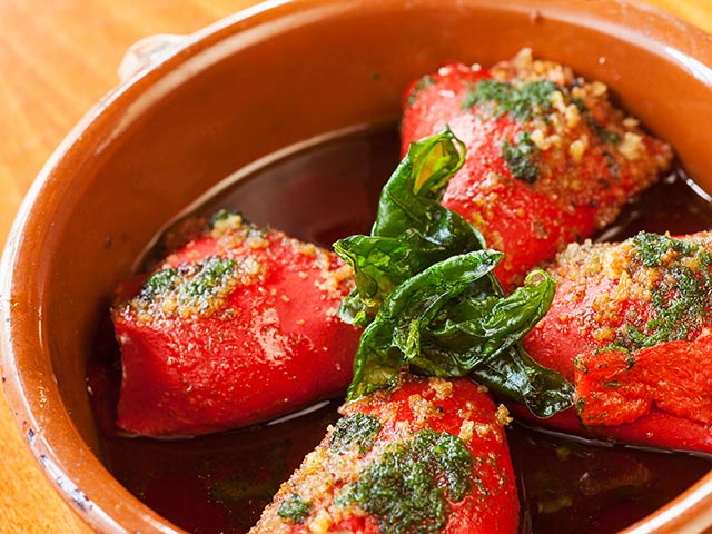 Pimientos del piquillo rellenos de carne